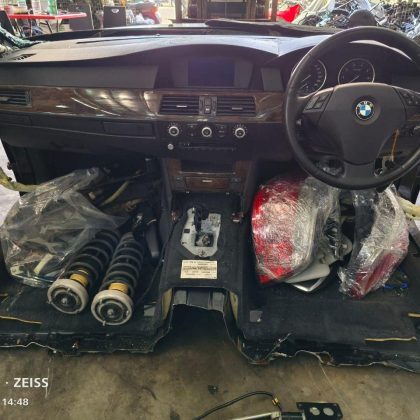 BMW E60 525I LCI ACCESSORIES