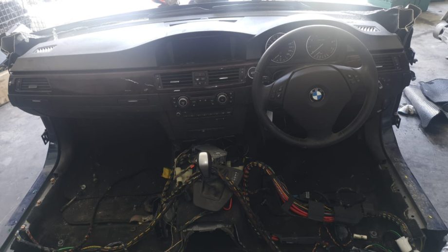 BMW E90 LCI N53 3.0 DIRECT INJECTION HALF CUT CKD - Image 2