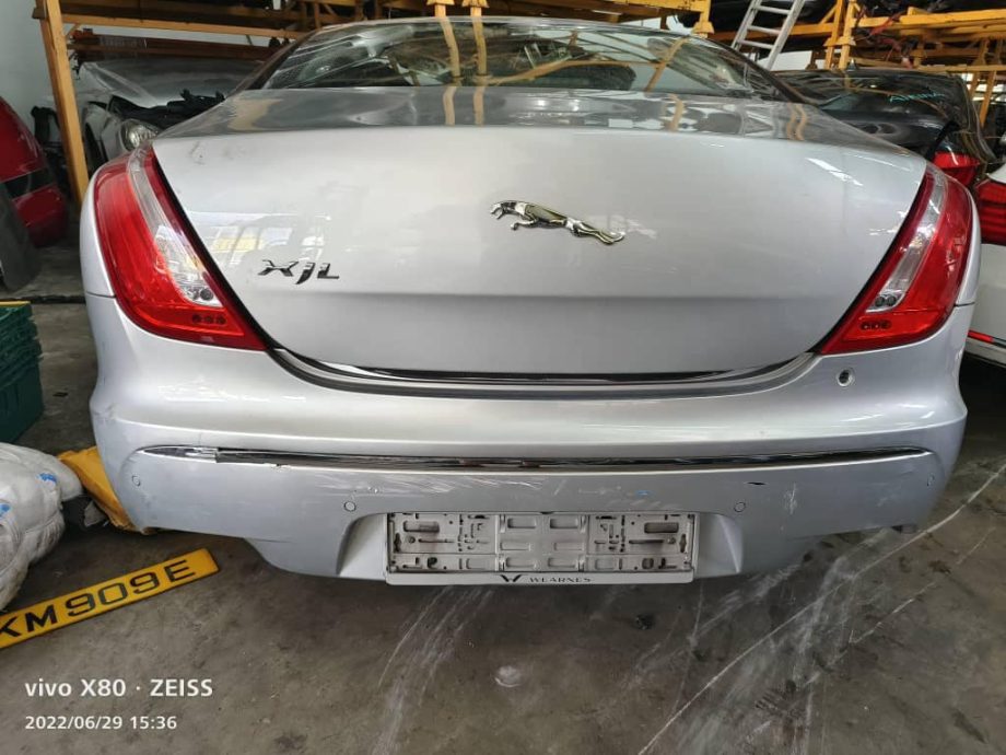 JAGUAR XJ 3.0 DIESEL TURBO HALF CUT CKD - Image 2