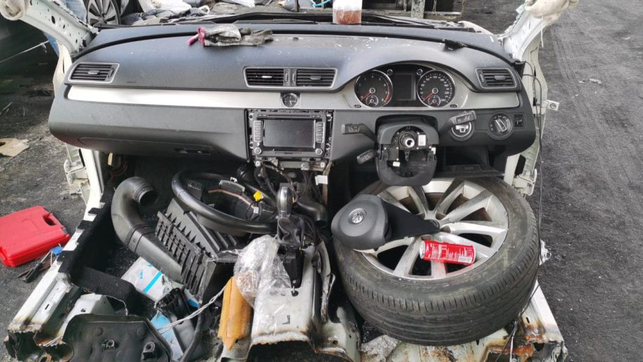 VW PASSAT B7 1.8 CDA HALF CUT CKD - Image 3